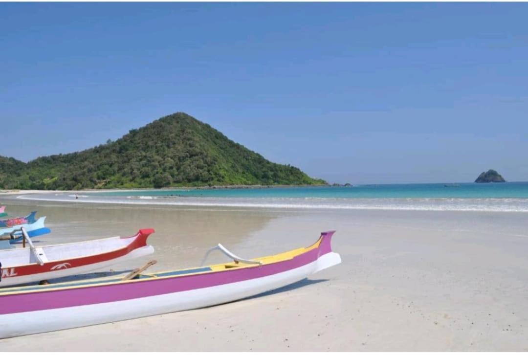 Surya Lombok Accommodation Selong Belanak Exterior photo